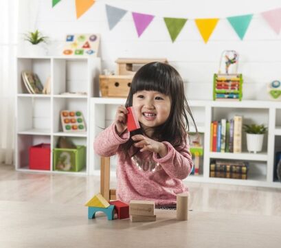 Drewniane klocki 50 elementów z wiaderkiem od 18m-ca (20x20x19.5cm) fsc